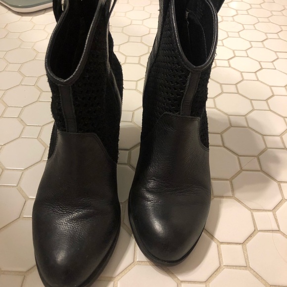 Fergie Black Booties - Sz. 8.5 - Picture 2 of 5